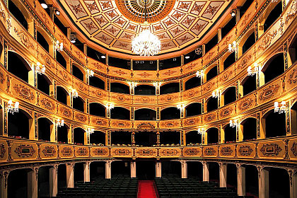 Enjoy a tasty meal at De Robertis after an entertaining night at one of Europe's oldest theatres, the Manoel Theatre